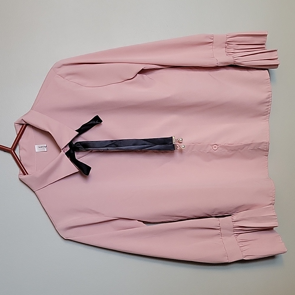 Like New Pink blouse with ribbon tie size small women's